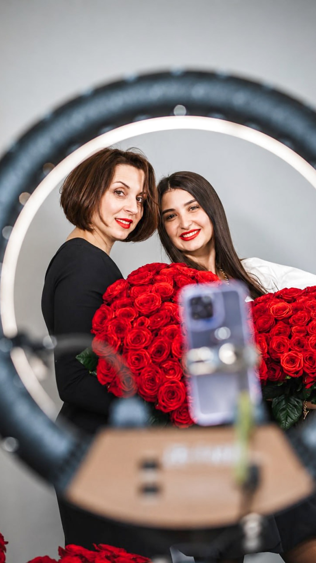 Живой кадр из магазина Цветы в кубе
